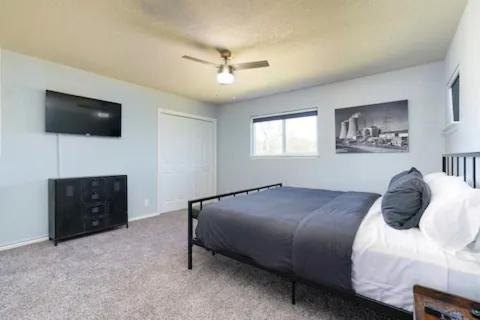 Bunker Down - A Birdy Vacation Holiday home San Antonio